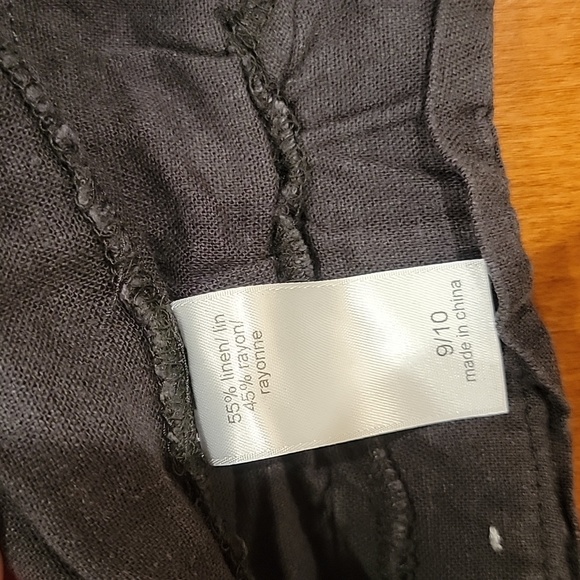 Charcoal Cargo Capri Pants - Picture 3 of 4